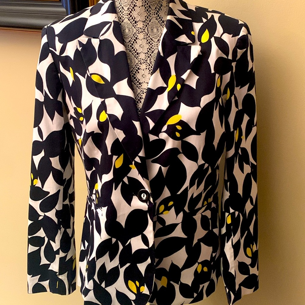 NWT Stylish black/ white and yellow accent NYP jacket